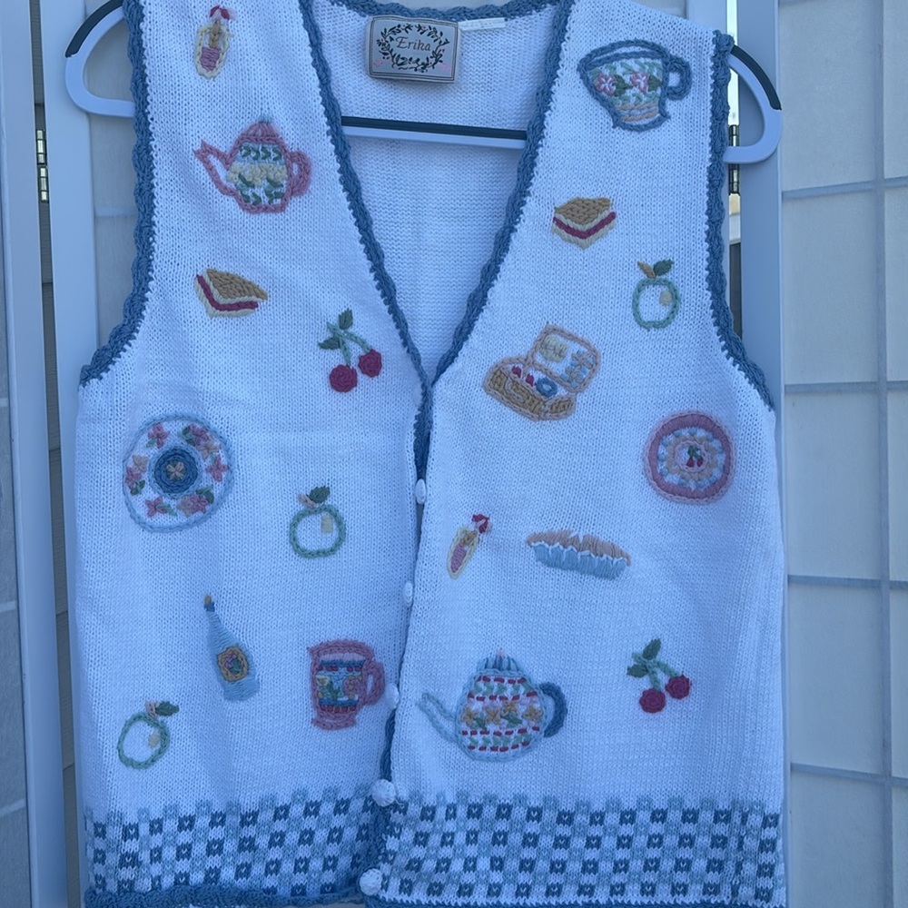 Erika White Knit Vest with Tea Time Embroidered Details - Picture 3 of 12